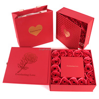 Coffret Cadeau de 16 Roses Éternelles Préservées, Boîte Carrée DIY Savon Rose Bijoux, Cadeaux d'Anniversaire/Saint-Valentin/Fête des Mères pour Maman et Filles