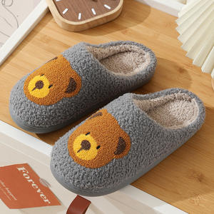 Nouvelles pantoufles confortables en coton à tête d'ours pour la maison, mignonnes et chaudes, chaussures d'hiver de style dessin animé pour hommes et femmes, semelle extérieure épaisse et souple en EVA, style fourrure - Product Image 6