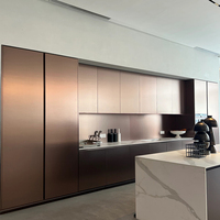 Îlot de cuisine moderne de luxe, armoires sur mesure en bois de rose massif, design écologique, roulettes, résistant à l'eau, multifonctionnel pour