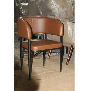 Chaises de salle à manger rembourrées au design moderne avec pieds en métal, meubles en cuir souple, siège en PU - Product Image 2