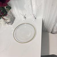Assiettes de présentation en plastique perlé doré de 13 pouces Vaisselle Assiettes à dîner Décoration de mariage Assiette de présentation en plastique transparent pour fête