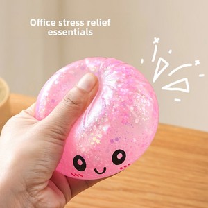 Jouet anti-stress en forme de dessin animé, pâte de fruits, boule de poudre dorée, style boulette réaliste, emballage en sachet, jouet à presser - Product Image 3