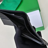 Dompet Pendek Kulit Asli Tenun Tangan Mewah Unisex Minimalis dengan Kantong Koin, Lapisan Poliester, dan Tempat Kartu