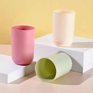 Tasse de rince-bouche et de brosse à dents en plastique jetable écologique minimaliste - Product Image 5