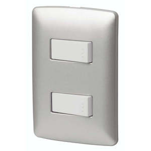 Plaque d'interrupteur mural PA-APDO-IP Volteck Italian Line assemblée avec 2 interrupteurs simples en argent - Product Image 1