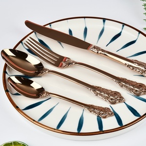 Couteau à steak, fourchette et cuillère en acier inoxydable 304 gravé, série Palais Rétro Luxe Léger, pour restaurant occidental - Product Image 6