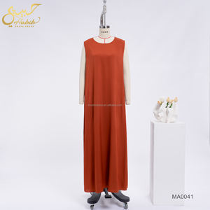 Set Abaya Aperto in Due Pezzi per Donna Personalizzato OEM ODM in Raso Stropicciato con Abito Interno - Product Image 4