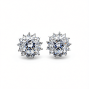 Orecchini a lobo in oro bianco con diamanti, taglio brillante rotondo, a forma di fiore, con montatura a griffe, gioielli classici da donna per matrimonio - Product Image 1