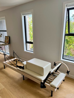 Reformer Pilates Professionnel Personnalisé pour Studio de Yoga, Commercial CE, avec Barre de maintien intérieure en Érable
