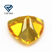 Qualité 5A 3x3-12x12mm, jaune doré, zircone cubique, gemmes en vrac, taille diamant synthétique, forme de trillion, pierres CZ