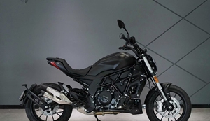 <span class=keywords><strong>Benelli</strong></span> <span class=keywords><strong>502C</strong></span> - 500cc Twin-Cylinder Bobber Cruiser, Diseño Retro para Viajes Urbanos y Cortos - Product Image 6