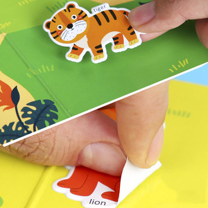 Libro di Adesivi Riutilizzabili con 10 Temi per Bambini: Animali, Dinosauri, Veicoli Spaziali, Oceano, Meduse - Libro Educativo e Silenzioso - Product Image 3