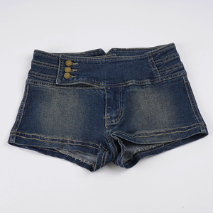 Shorts en jean streetwear tendance à fermeture boutonnée – Shorts en jean taille basse Y2K à multiples boutons pour femme - Product Image 2