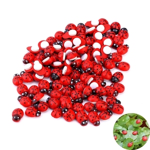 Nouveauté : Mini figurines de coccinelles miniatures, autocollants décoratifs pour réfrigérateur, aimants en bois pour réfrigérateur en forme de coccinelles - Product Image 1