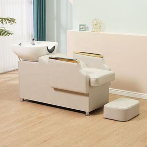 Unidad de lavado de cabello para salón de belleza con lavacabezas inclinable de cerámica y asiento ajustable - Product Image 6