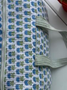 Grand sac de sport matelassé en coton avec fermeture éclair Boho Vintage Block Print Trending Weekender Travel Shoulder Overnight Bag Designer Bag - Product Image 4