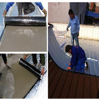 Membrane imperméable bitumineuse auto-adhésive enduite de pp utilisée comme sous-couche de toit pour le toit en bois et en métal
