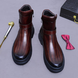 Nouvelles bottes en cuir de vachette de luxe pour hommes, best-sellers de l'été, bottes Chukka hautes pour motards. - Product Image 4