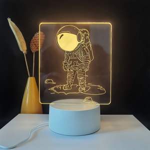 Personnalisé 3D Veilleuse Astronaute Tête En Bas Photo Personnalisée Acrylique Art Pour Adolescent <span class=keywords><strong>Meilleur</strong></span> Ami - Product Image 2