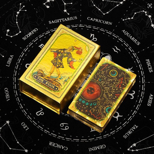 Venta al por mayor de cartas de <span class=keywords><strong>Tarot</strong></span> impermeables de PVC personalizadas, modelo de <span class=keywords><strong>universo</strong></span> sol dorado negro con Manual de usuario, naipes duraderos - Product Image 1