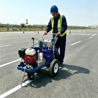 Machine à peinture pour marquage routier avec capacité de 6 L pour des opérations de marquage étendues