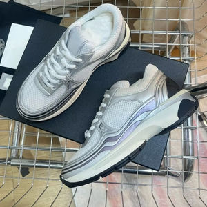 รองเท้ากีฬาลำลองผ้าตาข่ายสั่งทำพิเศษจากดีไซเนอร์สุดหรู ระบายอากาศได้ดี กันลื่น และทนทานต่อการสึกหรอ - Product Image 1