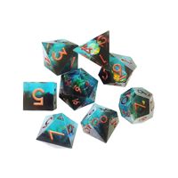 Deskjoy Jeu de dés en résine polyédrique avec logo personnalisé pour le jeu DnD Tête d'angle pointue pour les jeux de rôle directement du fabricant