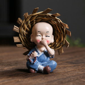 CELION nouvelle vente mignon petit moine chapeau de paille moine résine ornements mignon <span class=keywords><strong>Action</strong></span> Figurine pour voiture et décoration de la maison - Product Image 4