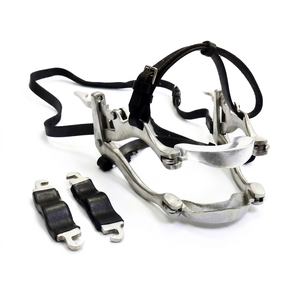 CHARISMATECH Spéculum dentaire pour chevaux et bétail, fabriqué au Pakistan, en acier inoxydable allemand, avec sangles, certifié CE ISO, haute qualité, réutilisable, pour opérations sur animaux - Product Image 1