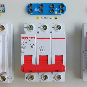 Delixi เบรกเกอร์32A 1P10A16A 20A DZ47SZ ขนาดเล็กเบรกเกอร์สำหรับรถยนต์แบตเตอรี่รถยนต์63A 2P - Product Image 1