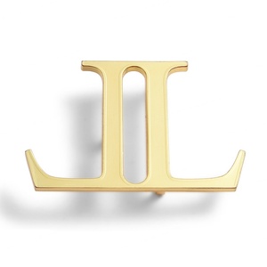 Hebilla de Moda con Precio de Fábrica, Chapada en Oro, con Logotipo Personalizado, Hebilla de Gancho con Doble Letra L - Product Image 1