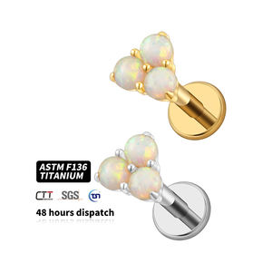 Boucles d'oreilles <span class=keywords><strong>en</strong></span> opale florale triple, design luxueux, mini, <span class=keywords><strong>en</strong></span> titane ASTM F136, pour <span class=keywords><strong>piercing</strong></span> au lèvre, au cartilage, pour un usage quotidien - Product Image 1
