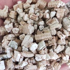 <span class=keywords><strong>Vermiculita</strong></span> dorada de 3-6mm Fábrica de <span class=keywords><strong>vermiculita</strong></span> de <span class=keywords><strong>perlita</strong></span> hortícola expandida - Product Image 2