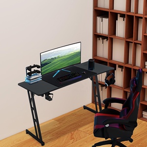 <span class=keywords><strong>Bureau</strong></span> de jeu moderne en panneaux de particules avec éclairage LED, support pour casque, porte-gobelet et grand tapis de souris – Prix abordable - Product Image 1