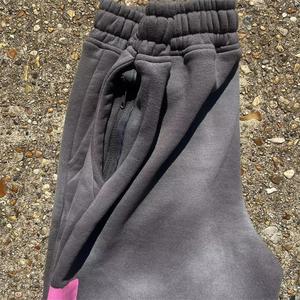 กางเกงกันเหงื่อขายาวสำหรับผู้ชายผ้าเกล็ดปลากระเด็นสีเทา - Product Image 2