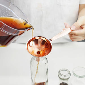 Bestseller: Set di 3 Imbuti Piccoli in Acciaio Inox Oro Rosa con Manico Lungo per Cucina - Product Image 4