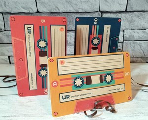 Tarjeta <span class=keywords><strong>de</strong></span> <span class=keywords><strong>Cumpleaños</strong></span> con Diseño <span class=keywords><strong>de</strong></span> Casete Retro, Regalo <span class=keywords><strong>para</strong></span> Amantes <span class=keywords><strong>de</strong></span> la Música, Crea tu Propia Mixtape con Etiquetas Adhesivas en Blanco <span class=keywords><strong>para</strong></span> Fiestas - Product Image 1