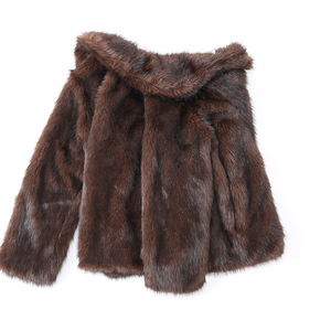 Abrigo de invierno de piel sintética peluda marrón de mujer estilos cortos de color personalizado - Product Image 4