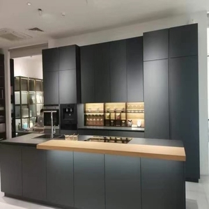 Mobili da Cucina Modulari di Design Italiano di Alta Gamma con Opzioni in Laminato Effetto Marmo Artificiale, Rubinetto Incluso, Made in China 2024 - Product Image 2