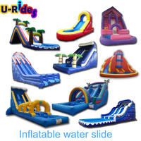 Glissière d'eau gonflable bon marché d'usine avec jeu d'eau de videur sautant flottant de piscine pour le jardin ou les occasions publiques