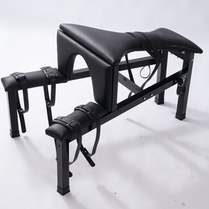 Chaise de bondage BDSM noire pour positionnement et maintien, avec fonction d'orgasme forcé et de fessée, équipement de bondage - Product Image 4