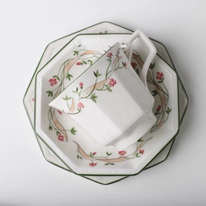 Tasse à thé et soucoupe en céramique polygonale artistique, couleur sous-glaçure, café concentré amer, décoré de motifs floraux - Product Image 6