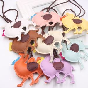 Vente directe d'usine, porte-clés en cuir PU, cordon de collier de chameau du désert, pendentif pour sac à dos, souvenir de voyage sur la Route de la Soie, accessoire - Product Image 2