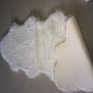 Tappeto in Acrilico a Doppio Strato Effetto Pelliccia di Pecora, Tappeto Shaggy Bianco in Finta Pelliccia, Tappeto Extra Spesso con Fondo in Camoscio - Product Image 5