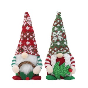 Décoration de Noël en tricot, gnome sans visage, cadeau de fête intérieure, chapeau à motifs rouge et vert, décoration textile écologique - Product Image 5