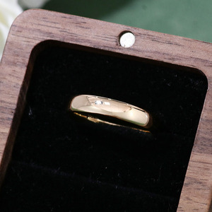 Anillo de Compromiso y Aniversario de Alta Calidad Chapado en Oro de 18K con Moissanita Color D, Regalo para Citas, Geometría Contemporánea - Product Image 4