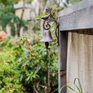 Campana de Hierro Forjado Estilo Europeo con Diseño de Flores y Pájaros, Campana Vintage de Manivela para Jardín, Decoración de Pared, Adorno para Puerta - Product Image 1