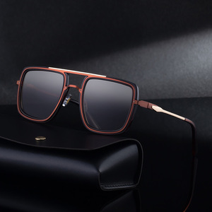 Gafas de sol con montura cuadrada Topfashion para hombre, de plástico negro y metal, protección UV400, para conducir al aire libre, clase 2. - Product Image 5