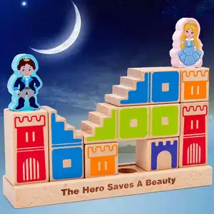 Lustiger hölzerner Prinz, um die Prinzessin-Szene-Bausteine zu retten Eltern-Kind-interaktives Desktop-Lernspiel zeug