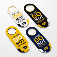 Étiquettes suspendues personnalisées double face imprimées en carton écologique, prospectus de porte en PVC disponible pour le marketing professionnel